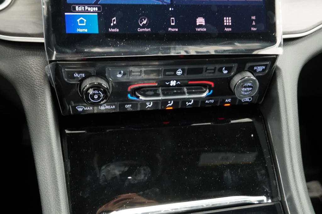 Used 2025 Gray Jeep Limited image 24