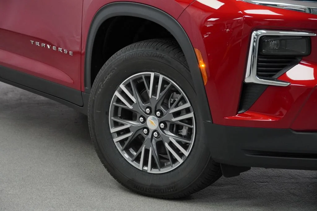 2027 Chevrolet Traverse LT - Photo 10