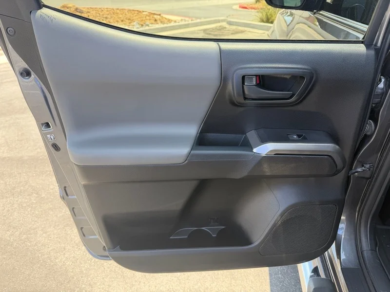 Used 2018 Magnetic Gray Met Toyota SR5 image 18