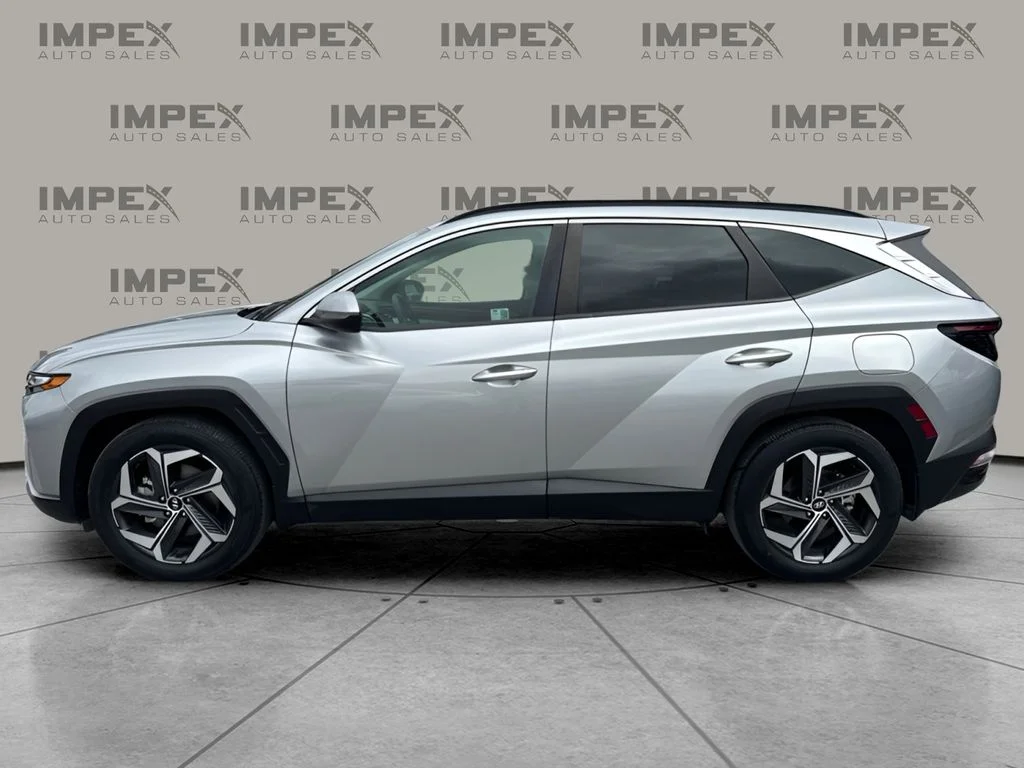 Used 2024 Silver Hyundai SEL image 3