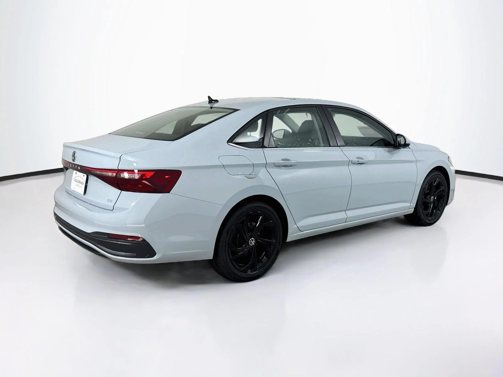 New 2027 GRAY Volkswagen SE image 2