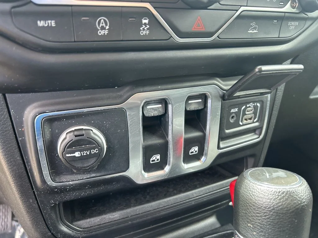 Used 2023 Yellow Jeep Sport S image 37