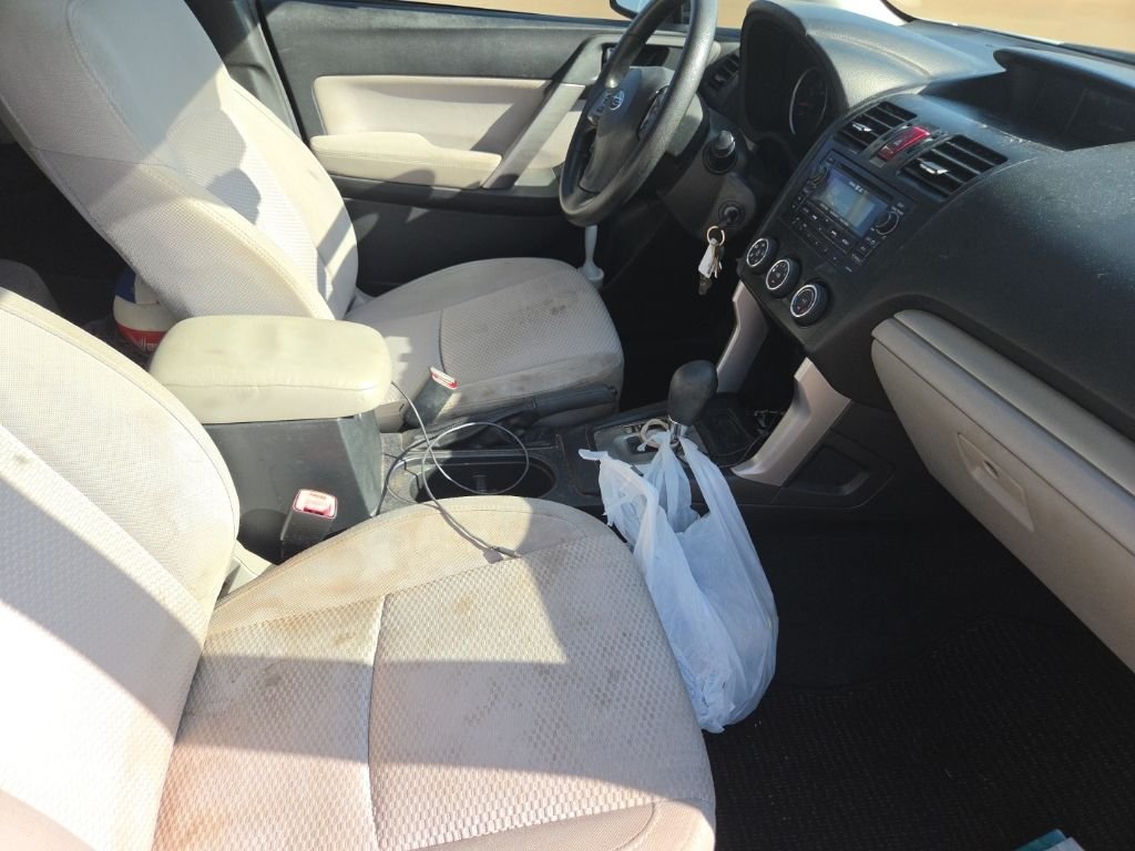 Used 2015 White Subaru 2.5i Premium image 13