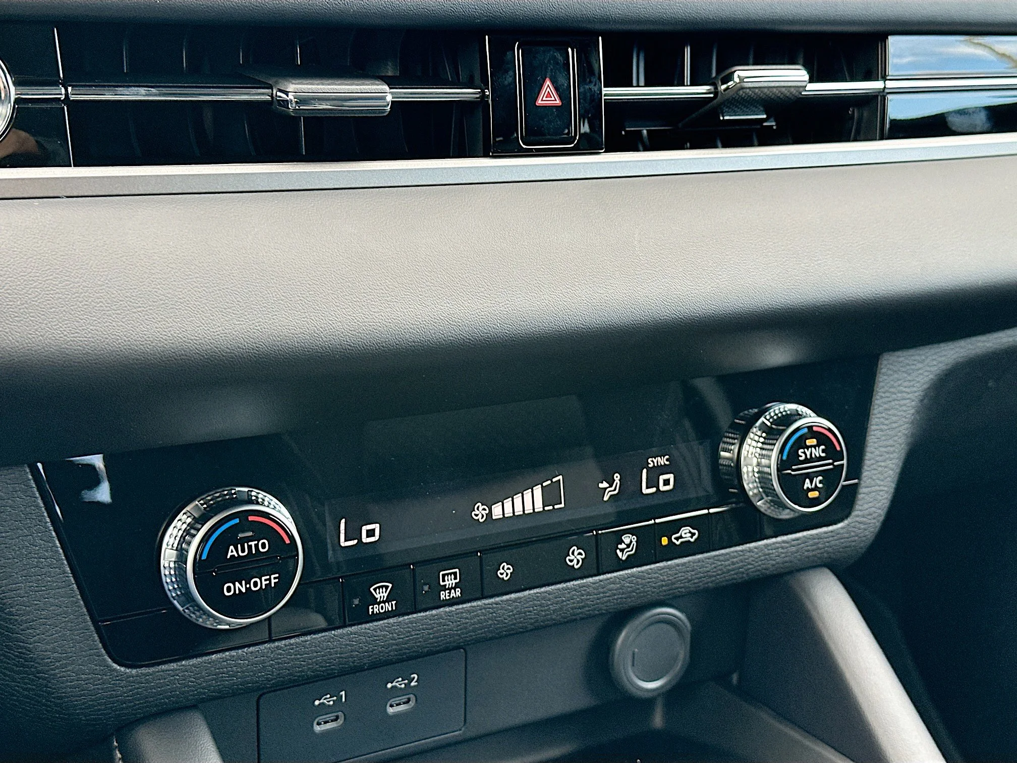 2026 Mitsubishi Outlander ES - Photo 11