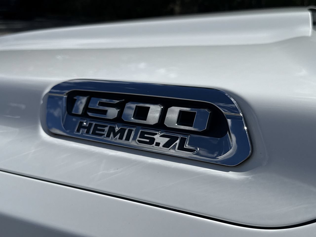 Used 2020 Bright White Clearcoat Ram Laramie image 33