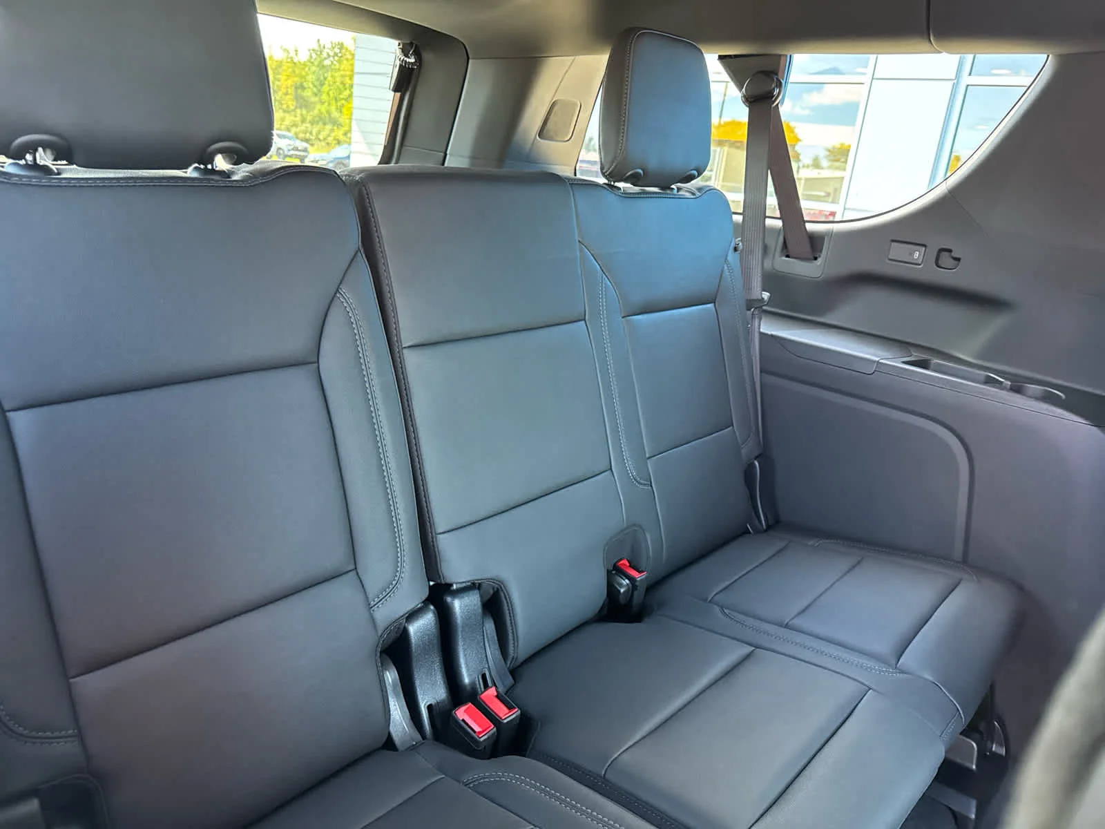 2027 Chevrolet Suburban LT - Photo 6