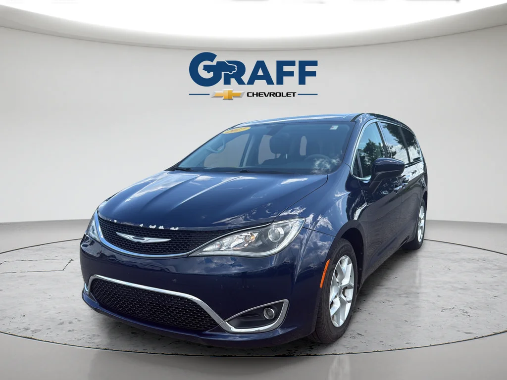 2017 Chrysler Pacifica Touring Plus's photo
