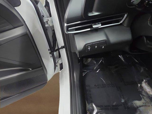 New 2026 White Hyundai SE image 11