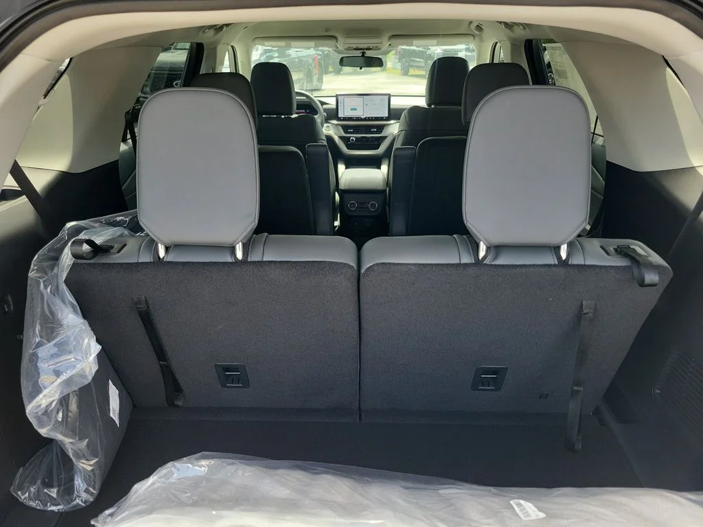 New 2026 Agate Black Metallic Ford Active image 7