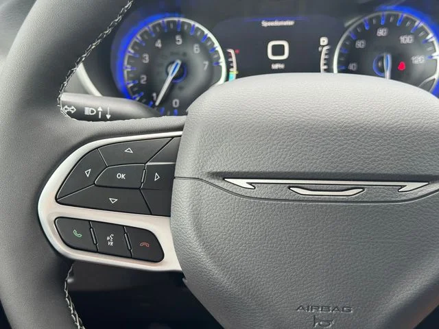 New 2027 Olive Green Pearl-Coat Exterior Paint Chrysler Select image 26
