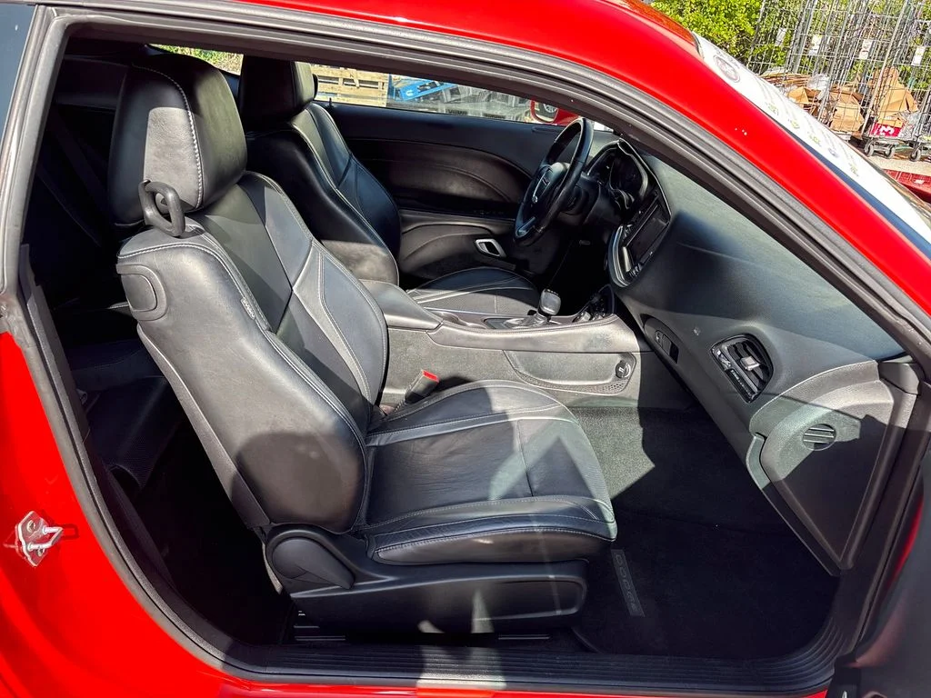 Certified Used 2017 Orange Dodge SXT image 6