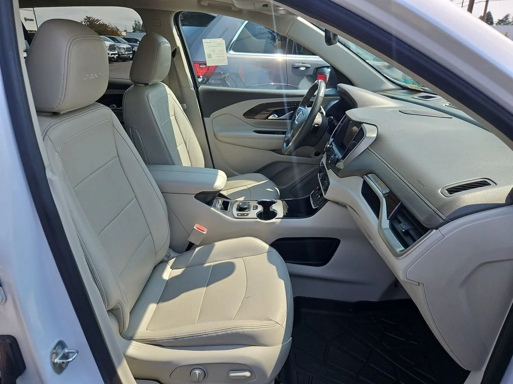 Used 2020 White Frost Tricoat GMC Denali image 28