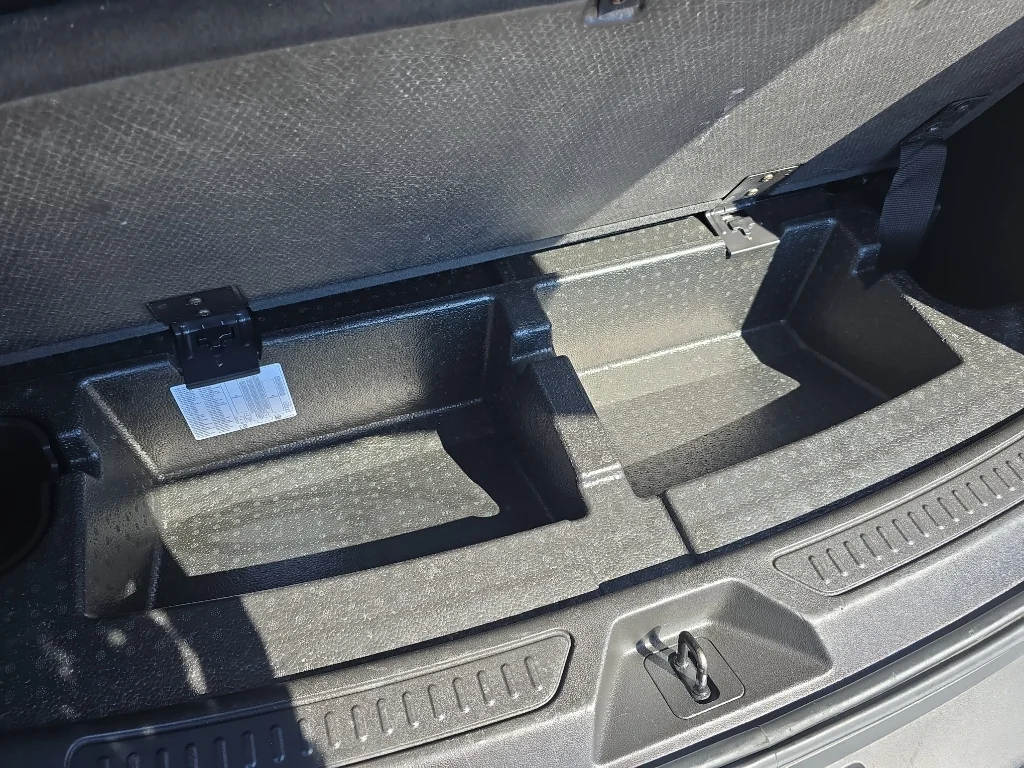 Used 2020 Summit White GMC AT4 image 24