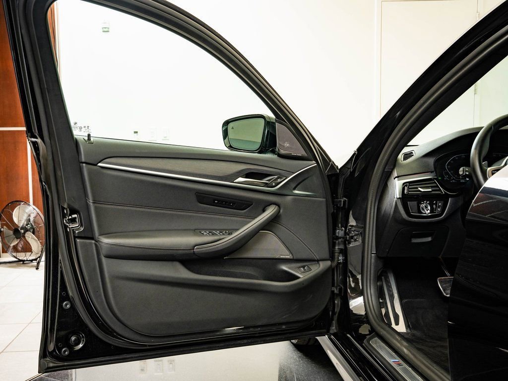 Used 2023 Black Sapphire Metallic BMW 540i xDrive image 26