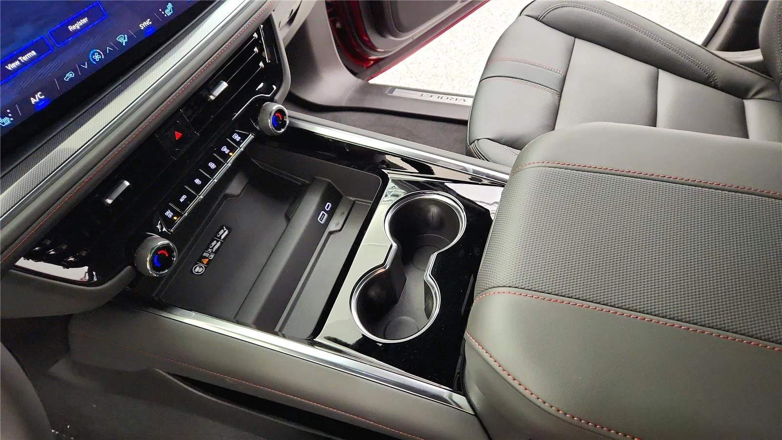 2026 Chevrolet Suburban RST - Photo 28