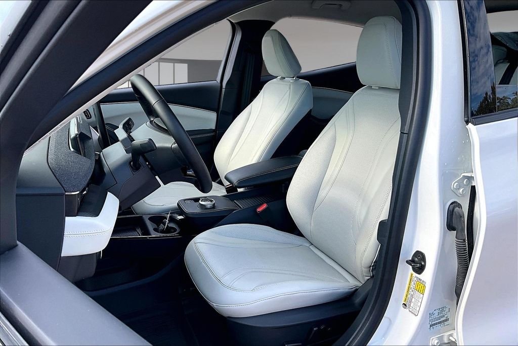 Used 2023 White Ford Premium image 27