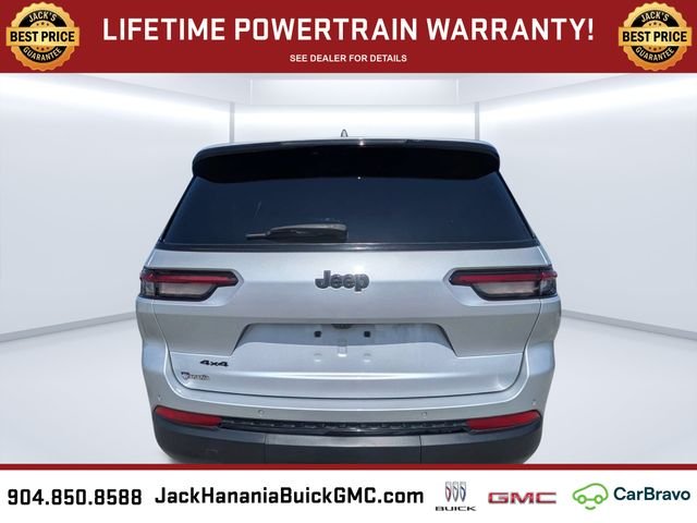 Used 2023 Silver Jeep Altitude image 4