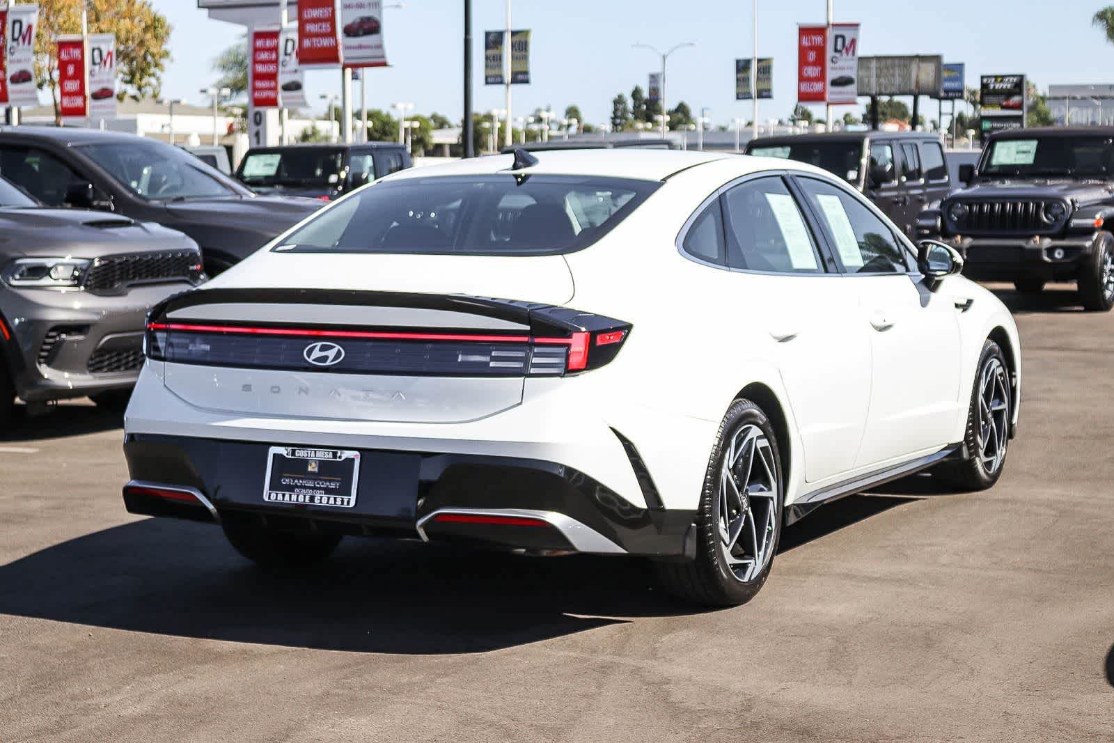 Used 2026 Serenity White Hyundai SEL Sport image 4