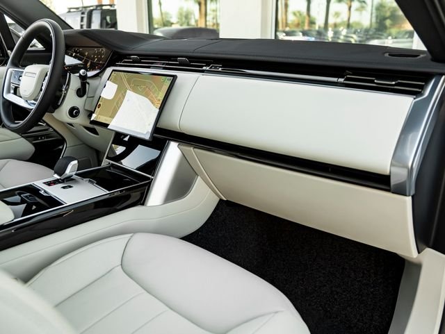 New 2026 Fuji White Land Rover SE image 41