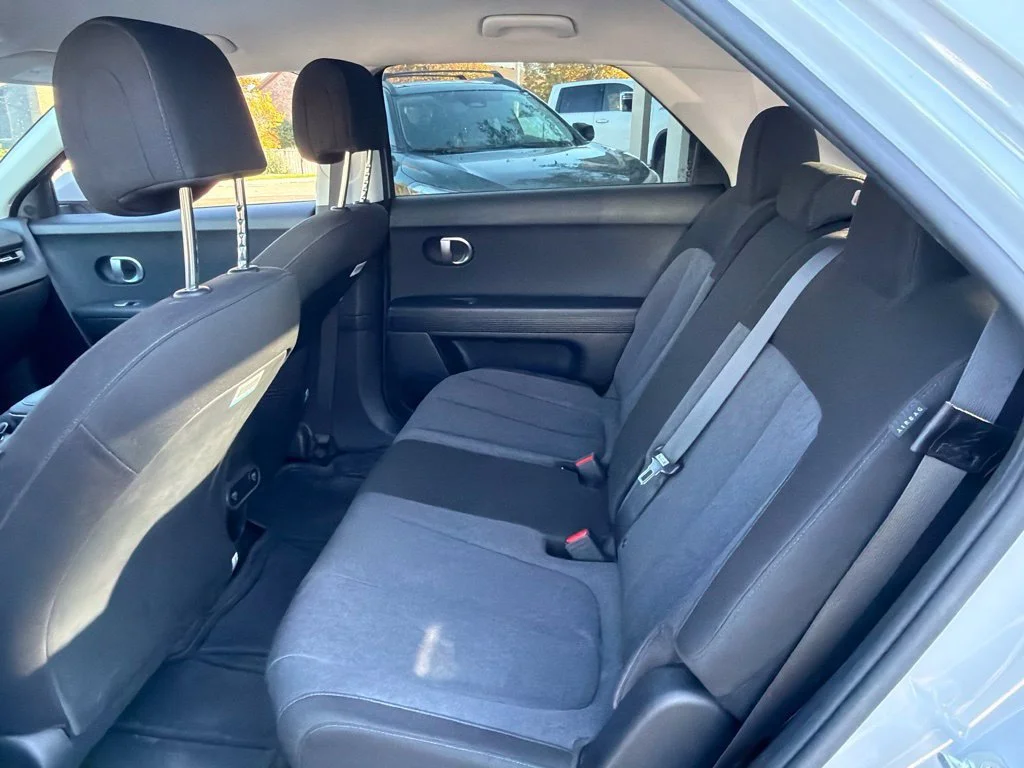Used 2024 Cyber Gray Hyundai SEL image 17