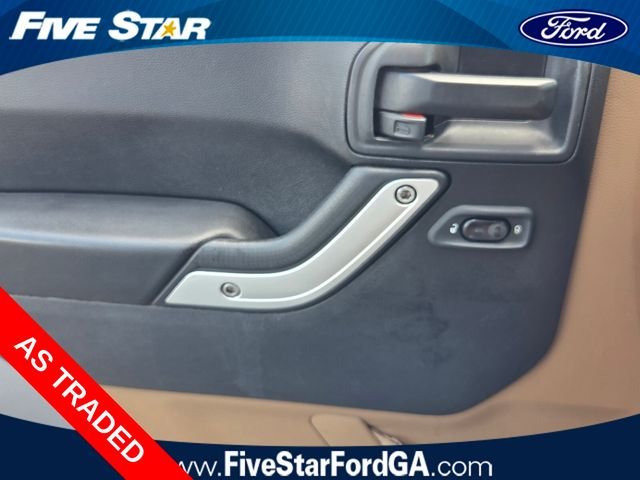 Used 2016 Silver Jeep Unlimited Sahara image 26