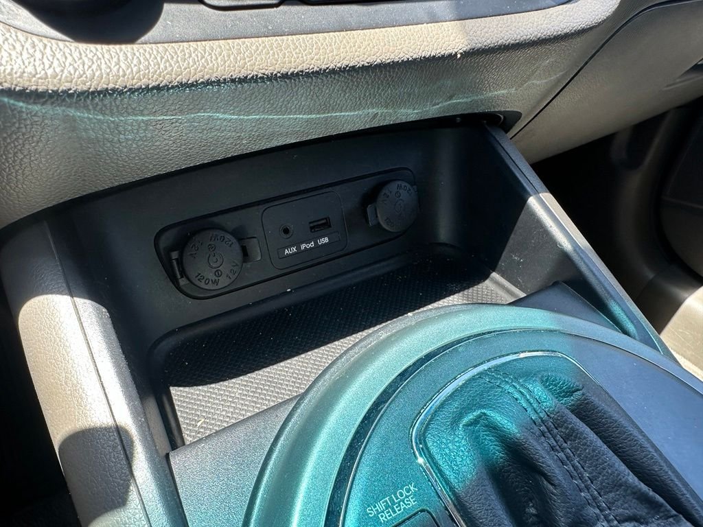 Used 2012 White Kia LX image 6