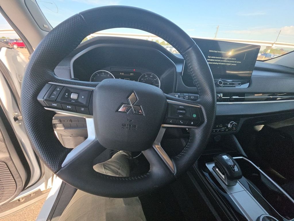 Used 2025 White Mitsubishi Trail Edition image 7