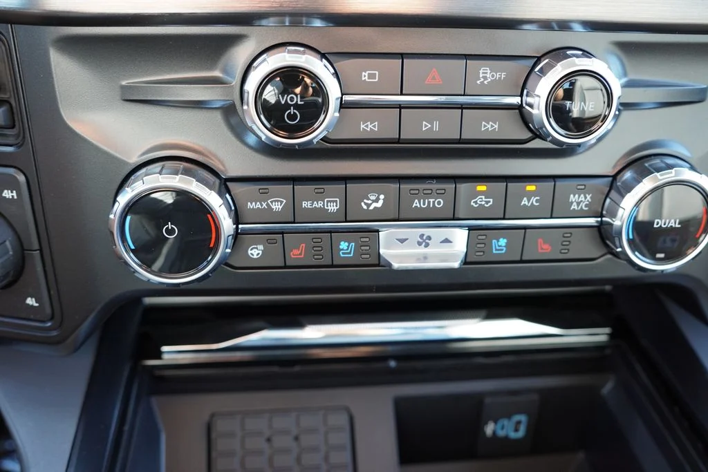 New 2026 Glacier Gray Metallic Tri-Coat Ford Lariat image 17