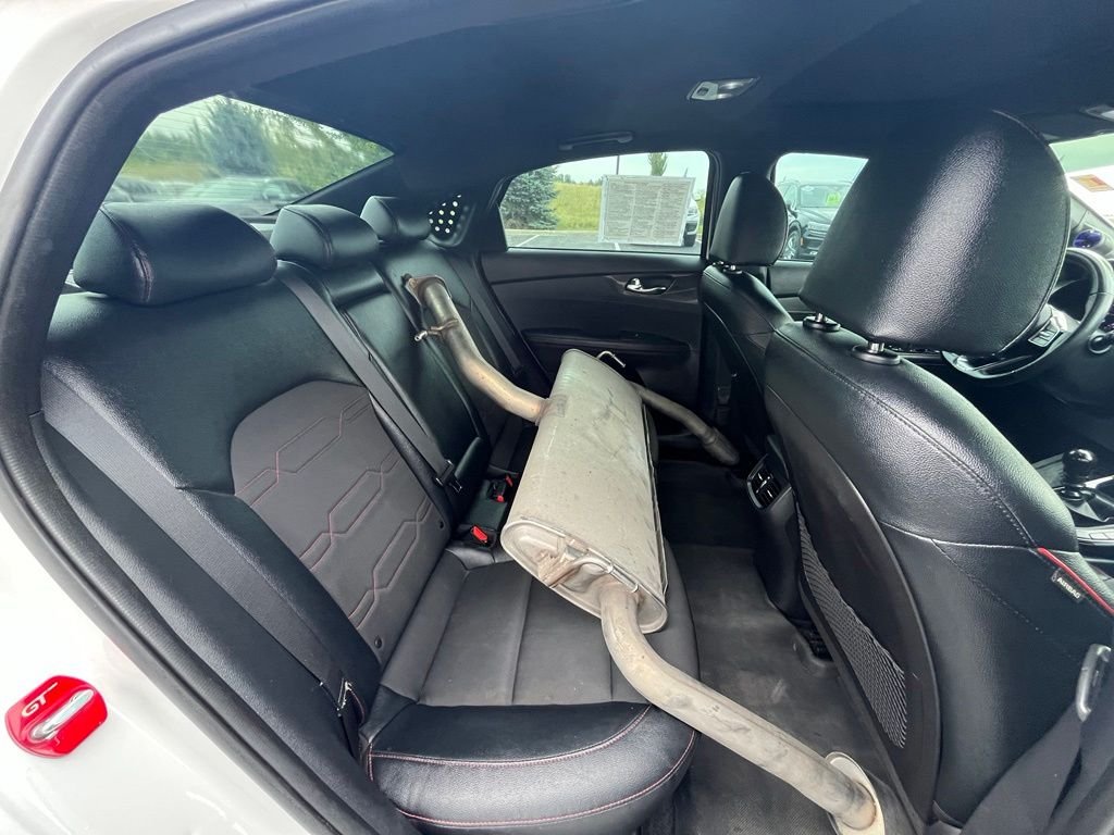 Used 2021 White Kia GT image 25