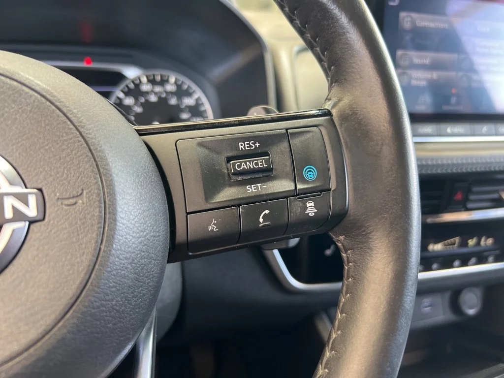 Used 2023 Caspian Blue Metallic Nissan SV image 38
