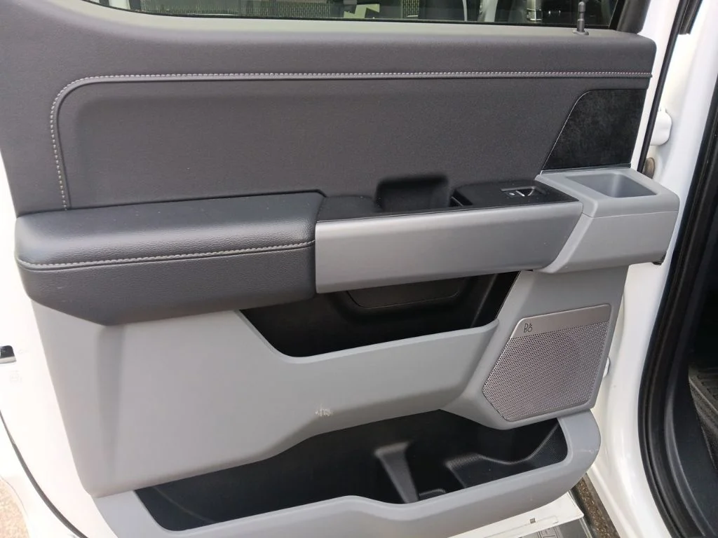 Used 2024 Oxford White Ford XLT image 30