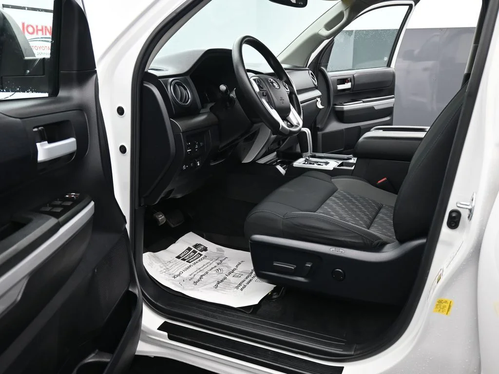 Used 2021 White Toyota SR5 image 16