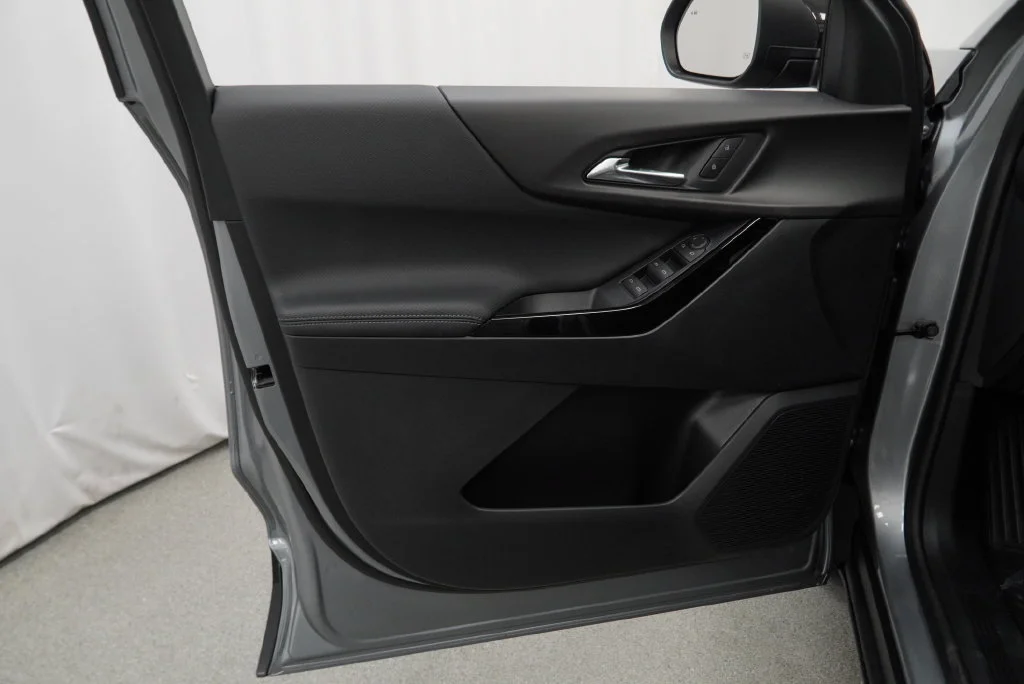 New 2027 Sterling Gray Metallic Chevrolet LT image 29