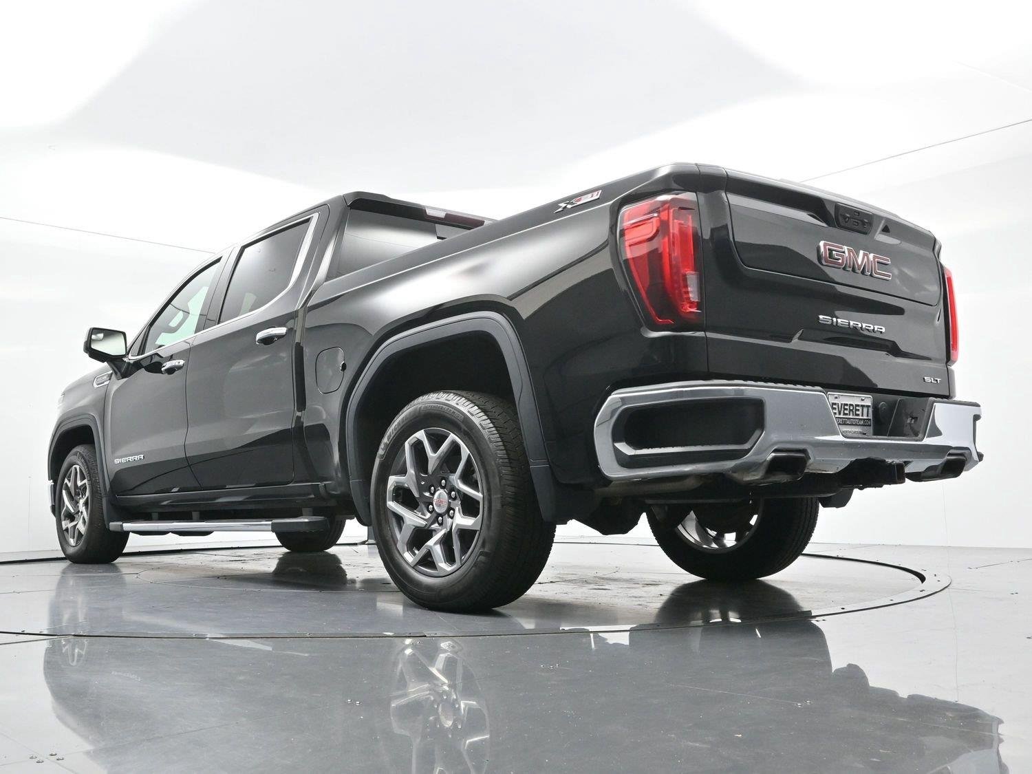 Used 2023 ONYX BLACK GMC SLT image 51