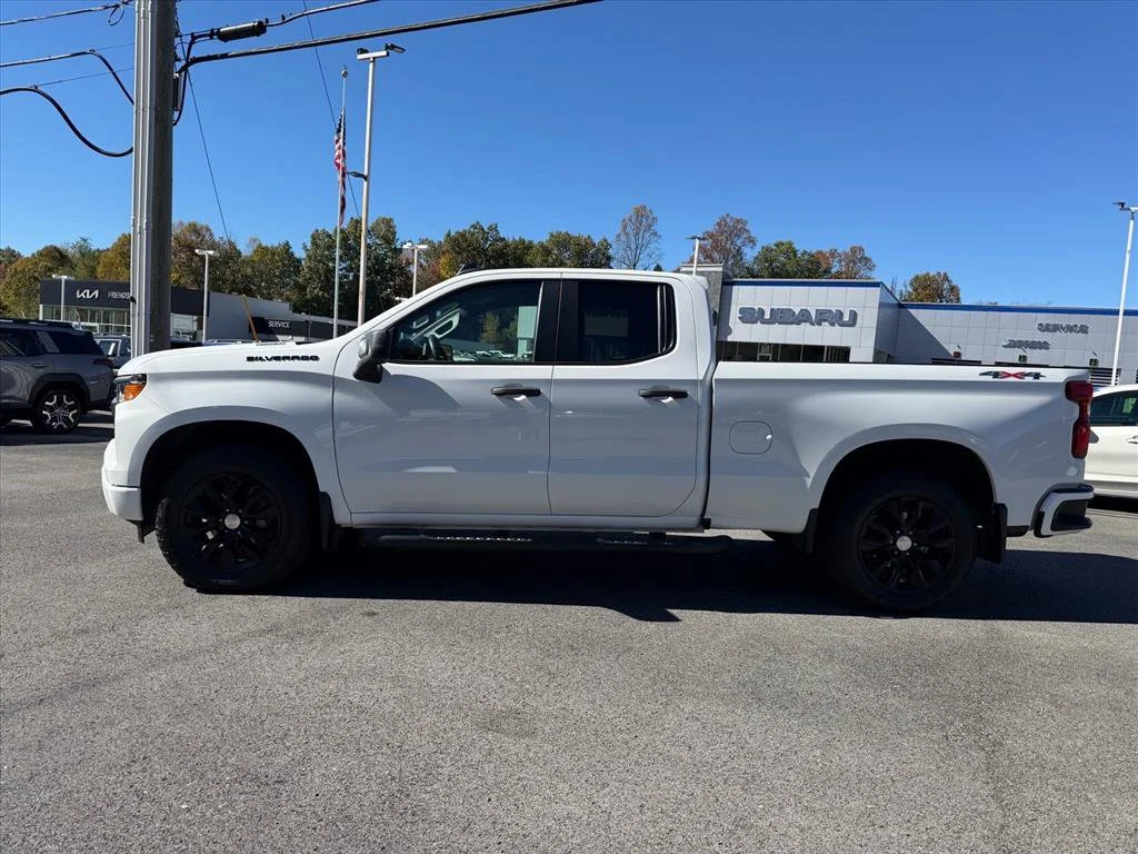 Used 2024 White Chevrolet Custom image 4