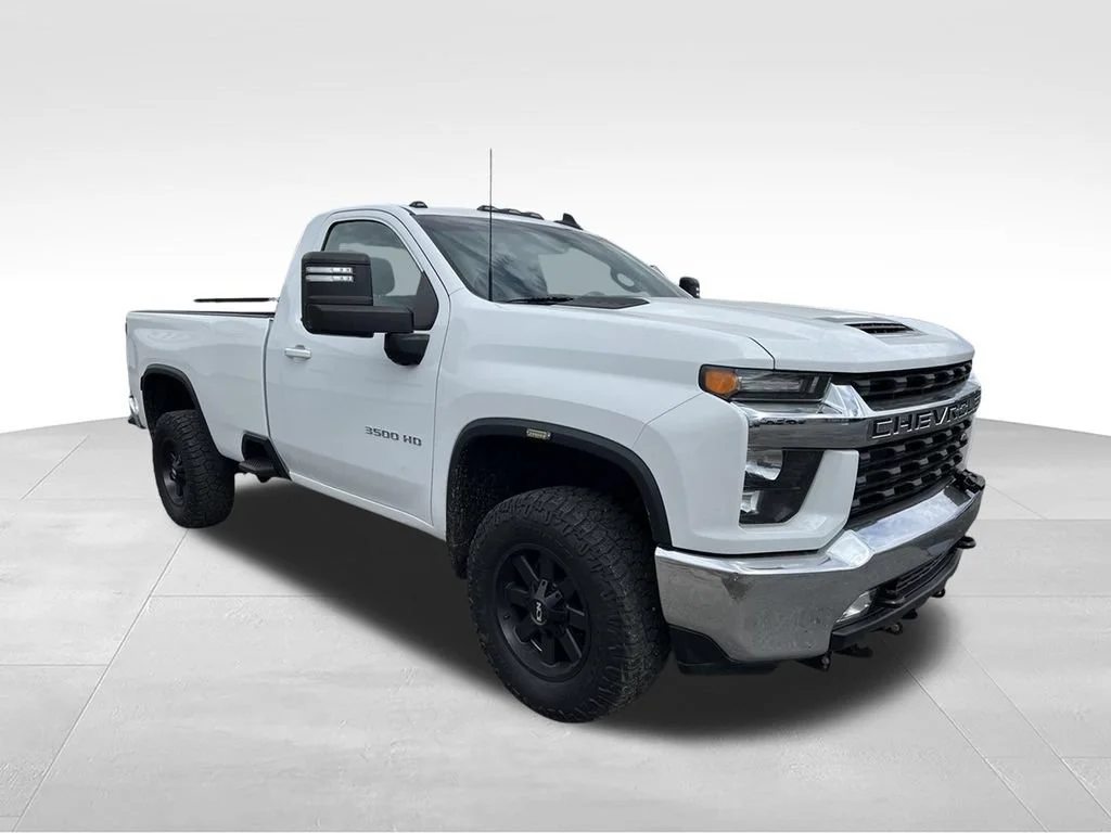 Used 2022 Summit White Chevrolet LT image 3