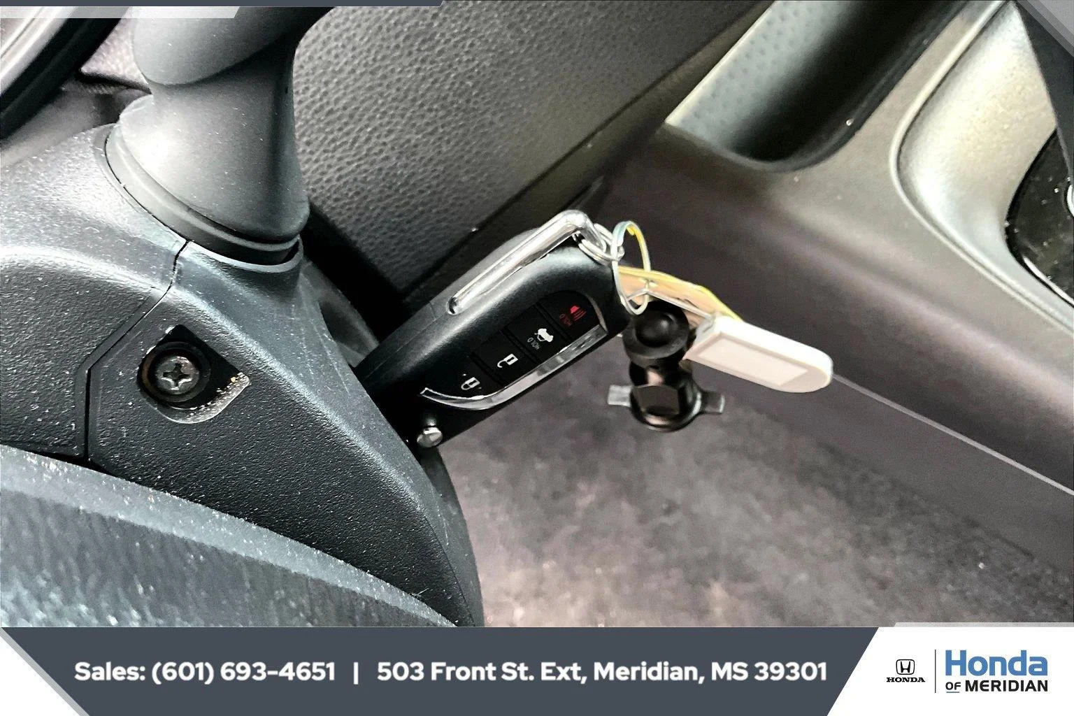 Used 2025 Underground Toyota LE image 9