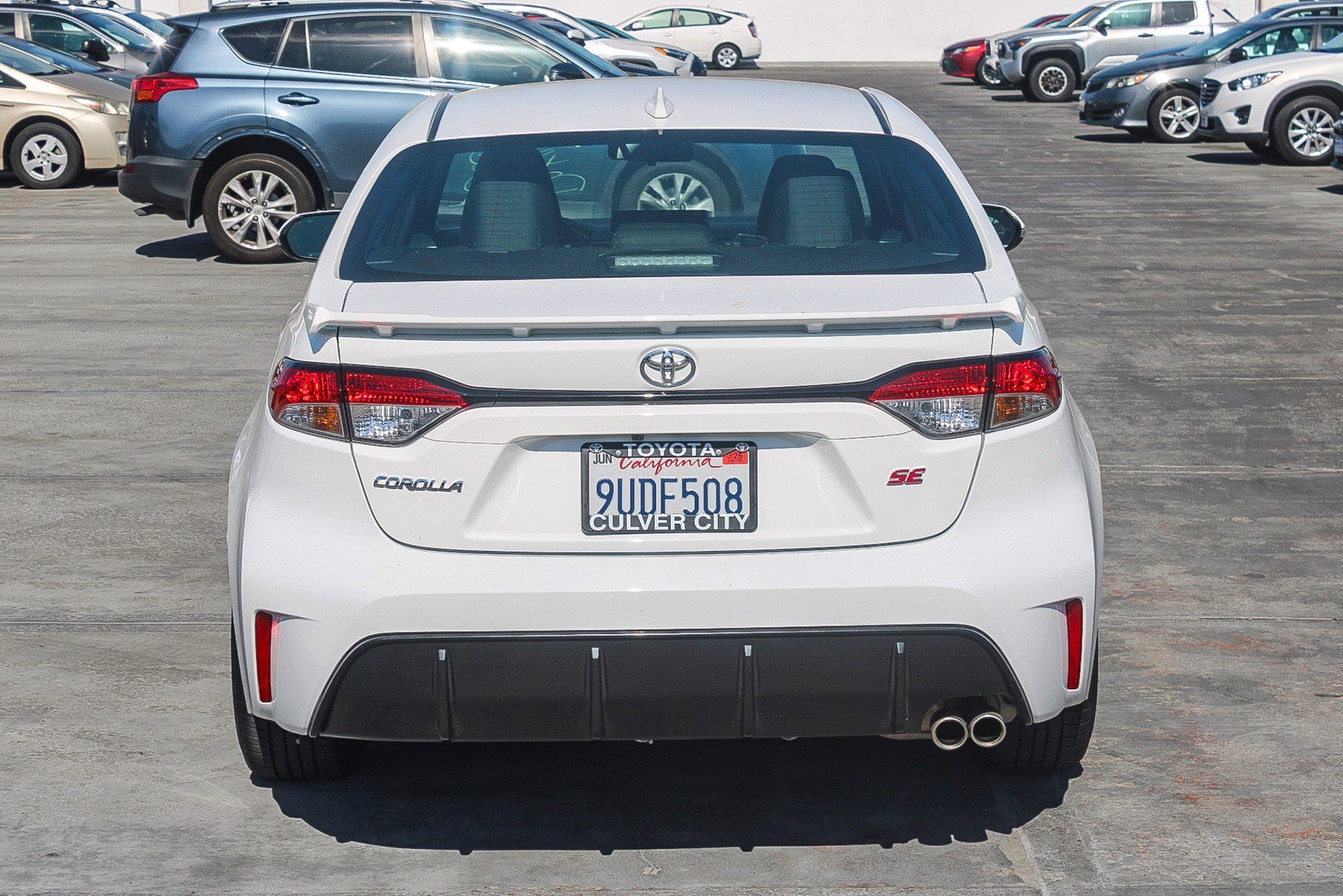 Used 2025 Ice Cap Toyota SE image 12