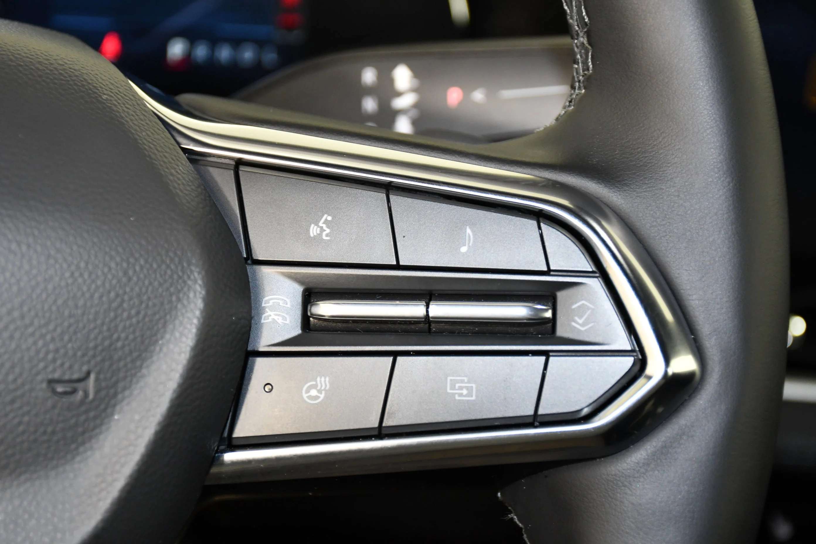 Used 2026 Mosaic Black Metallic Chevrolet AWD LT image 21