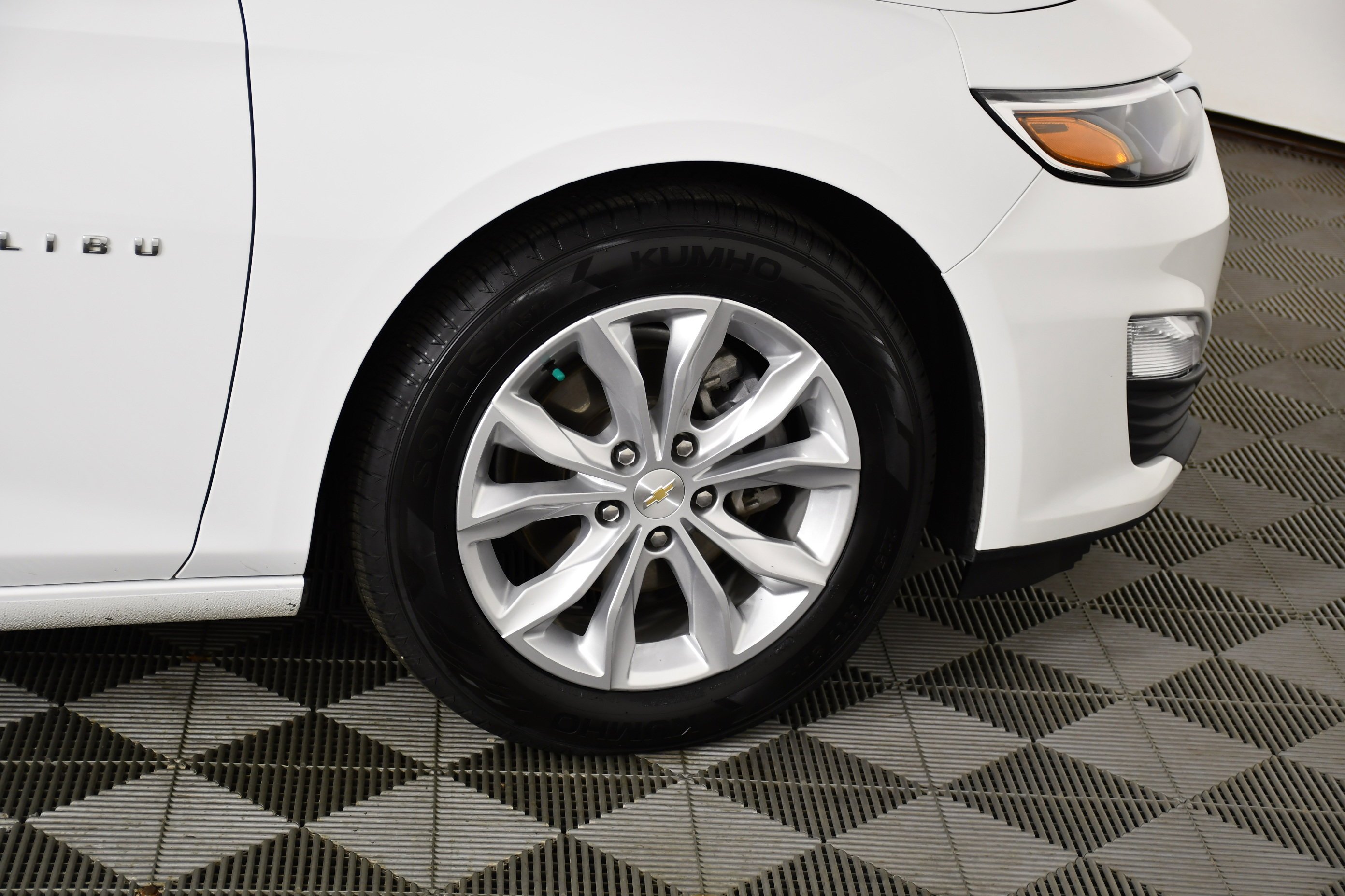 Used 2024 Summit White Chevrolet LT image 54
