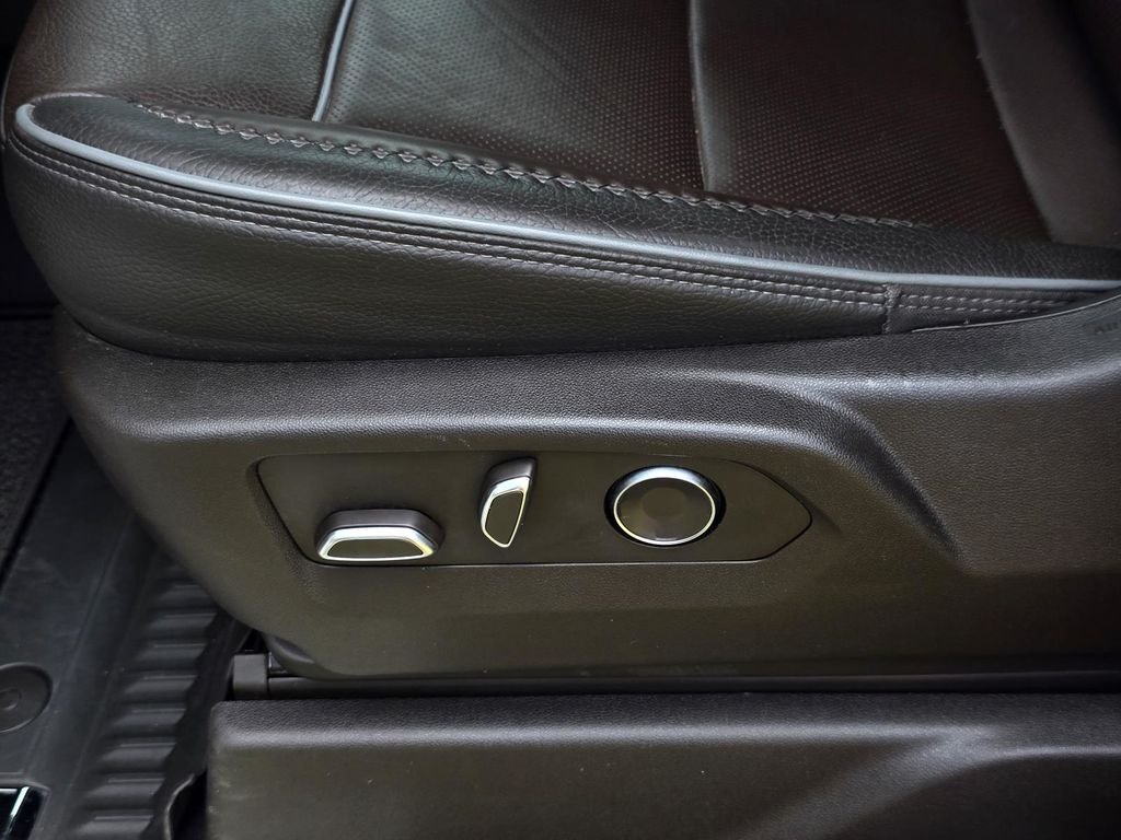 Used 2024 White Frost Tri-Coat GMC Denali image 30