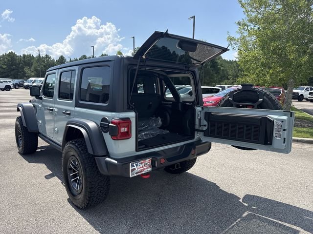 New 2026 White/off-white Jeep Rubicon image 18