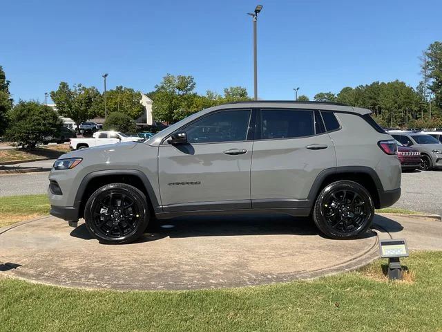 New 2026 Sting-Gray Clearcoat Jeep Latitude image 4