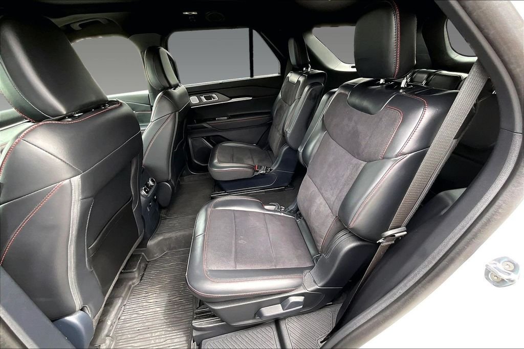 Used 2025 White Metallic Ford ST image 15