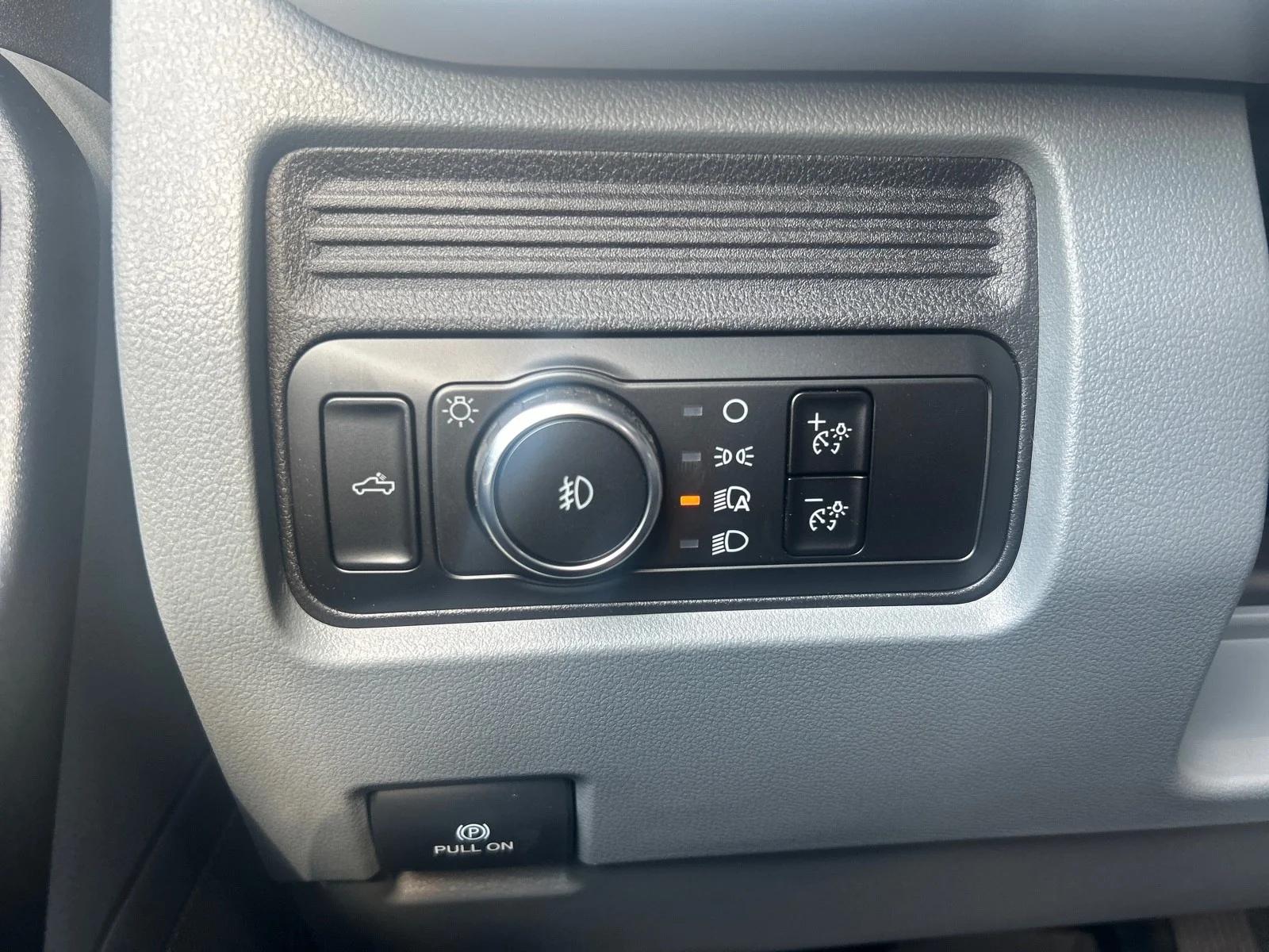 2025 Ford F-350 Super Duty XL - Photo 12