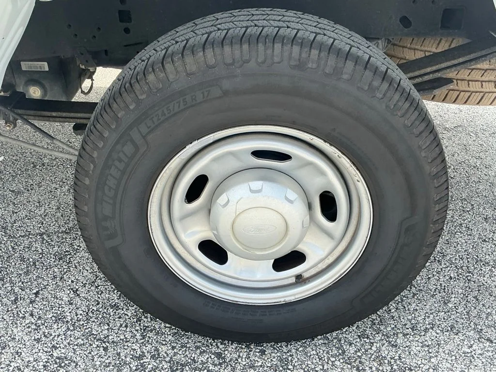 Used 2018 White Ford XL image 22