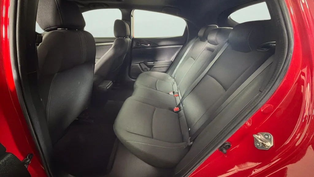 Used 2018  Honda EX image 27
