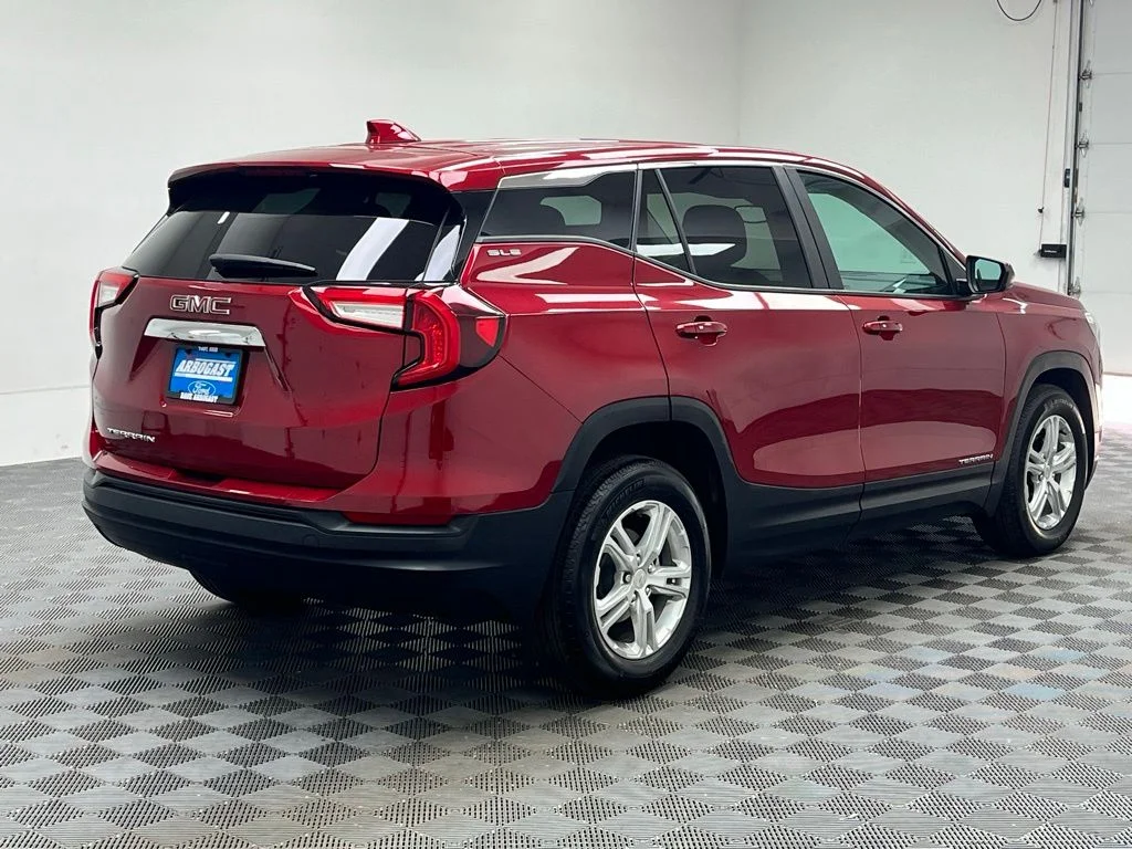 Used 2023 Red GMC SLE image 8