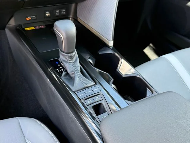 Used 2026  Toyota SE image 18