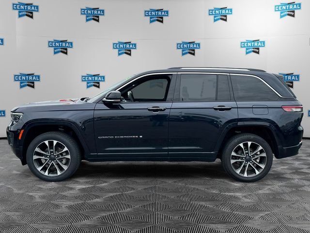 Used 2023 Black Jeep Overland image 3